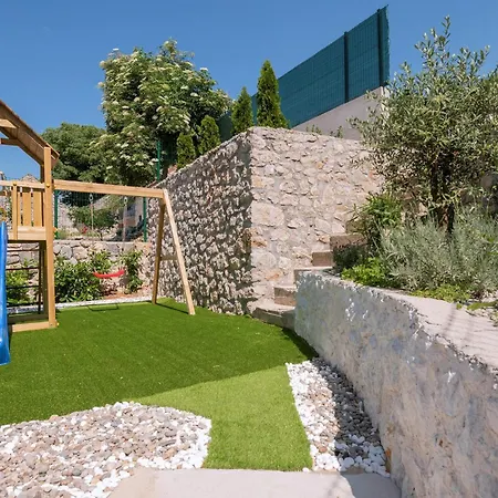 Holiday home Stunning In Glavina Donja With Sauna *